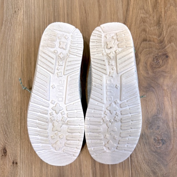 HEY DUDE YOUTH WENDY - STRETCH PEARL RIVER Size Y3-L4 EUC - Picture 6 of 6